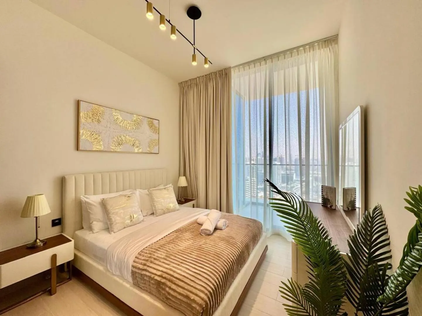 Modish 2Br High-Rise Haven W Private Pool! Apartment Dubai United Arab Emirates