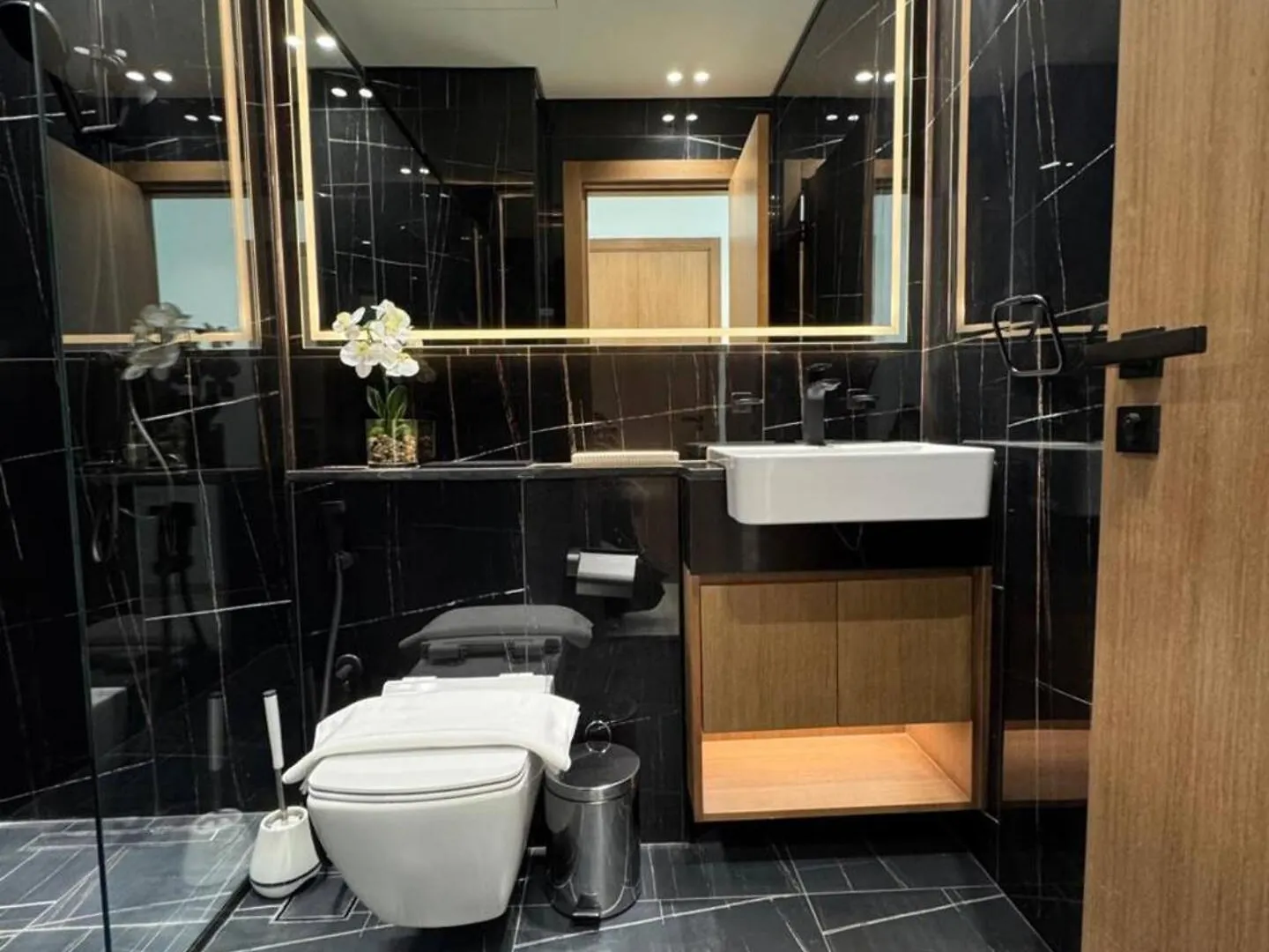 Modish 2Br High-Rise Haven W Private Pool! Apartment Dubai United Arab Emirates
