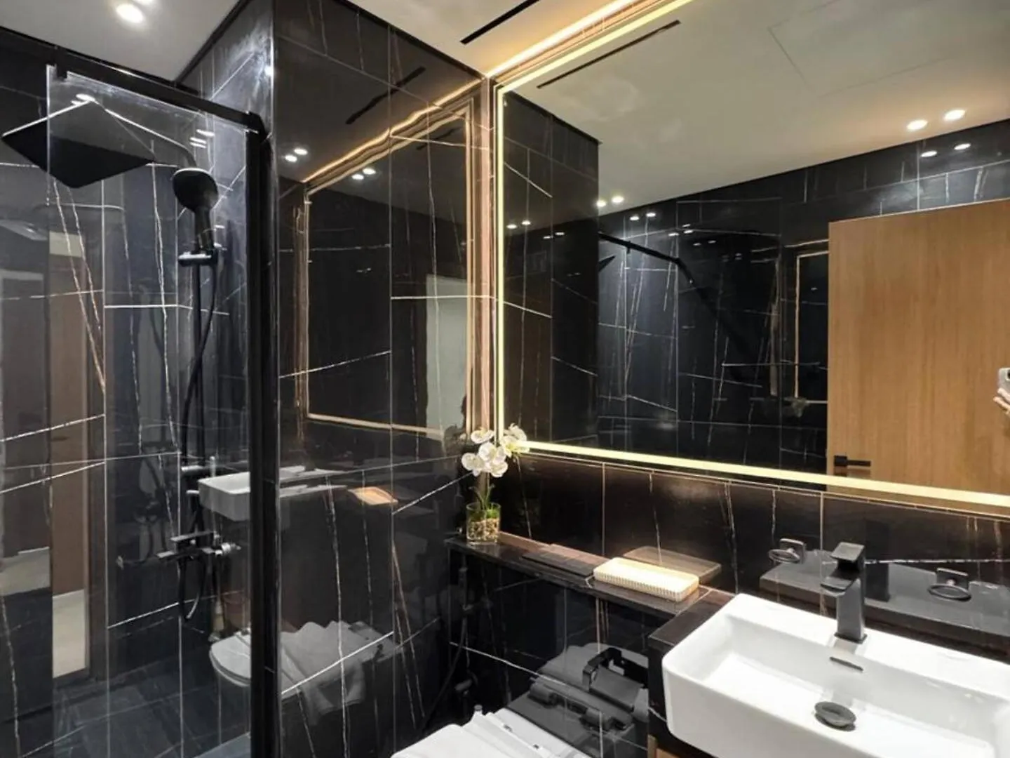 ドバイElegant 2Br Jvc Private Pool, Balcony & Parkingアパートメント 0*, ドバイ