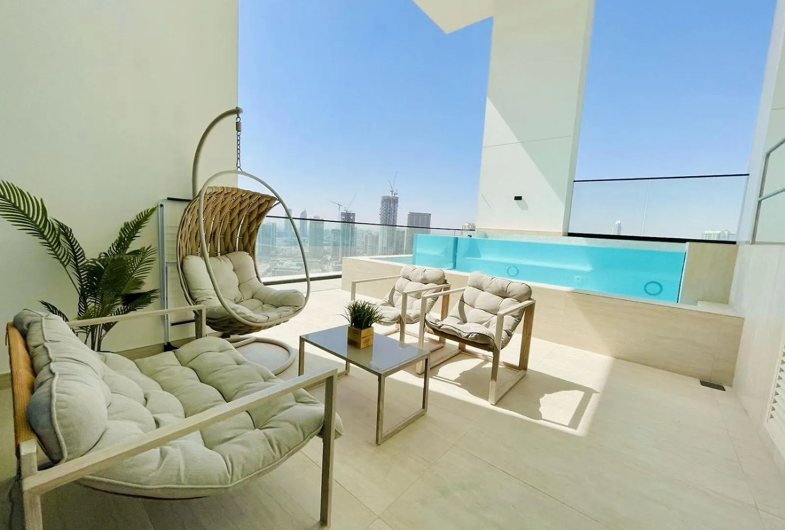 ドバイElegant 2Br Jvc Private Pool, Balcony & Parkingアパートメント アパート ドバイ