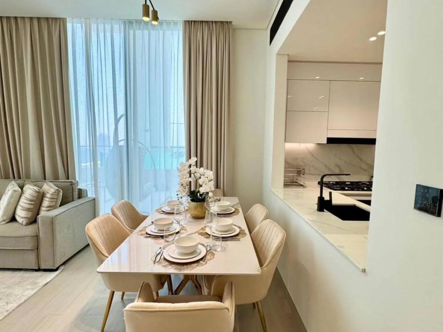 Modish 2Br High-Rise Haven W Private Pool! Apartment Dubai 0*,