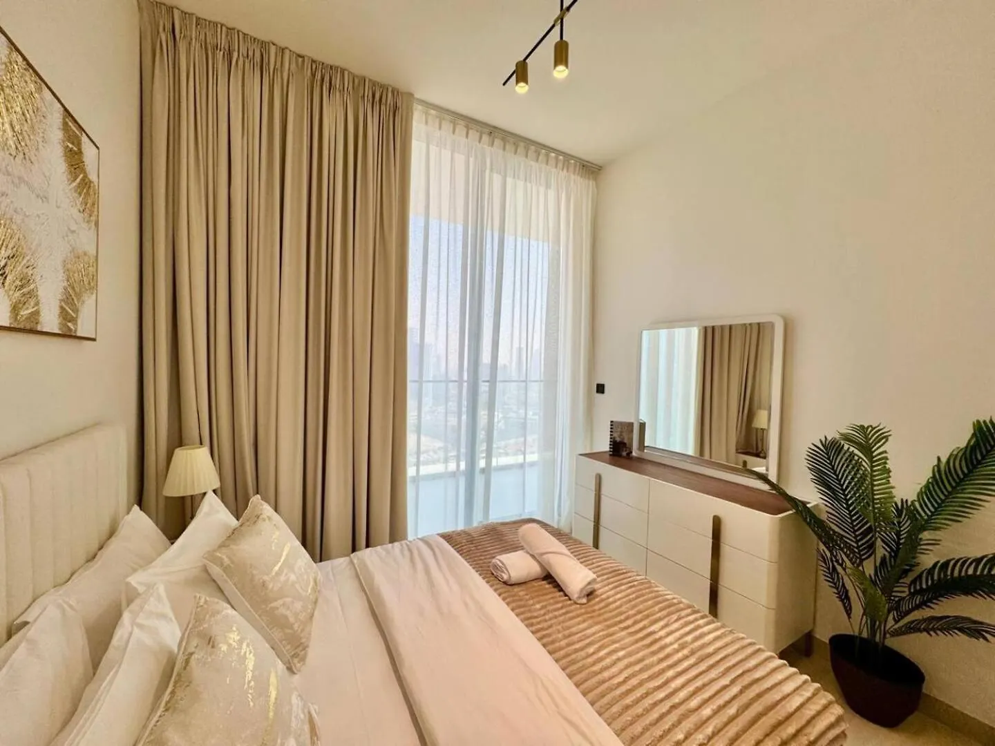 Elegant 2Br Jvc Private Pool, Balcony & Parking Apartment Dubai